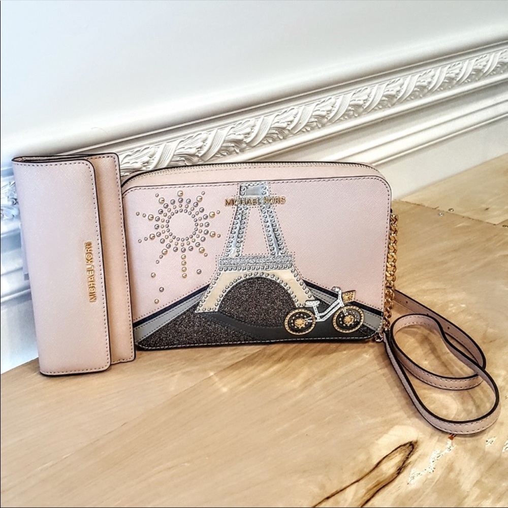 💕Sold 💕NWT Michael Kors Crossbody & Wallet - Picture 1 of 8